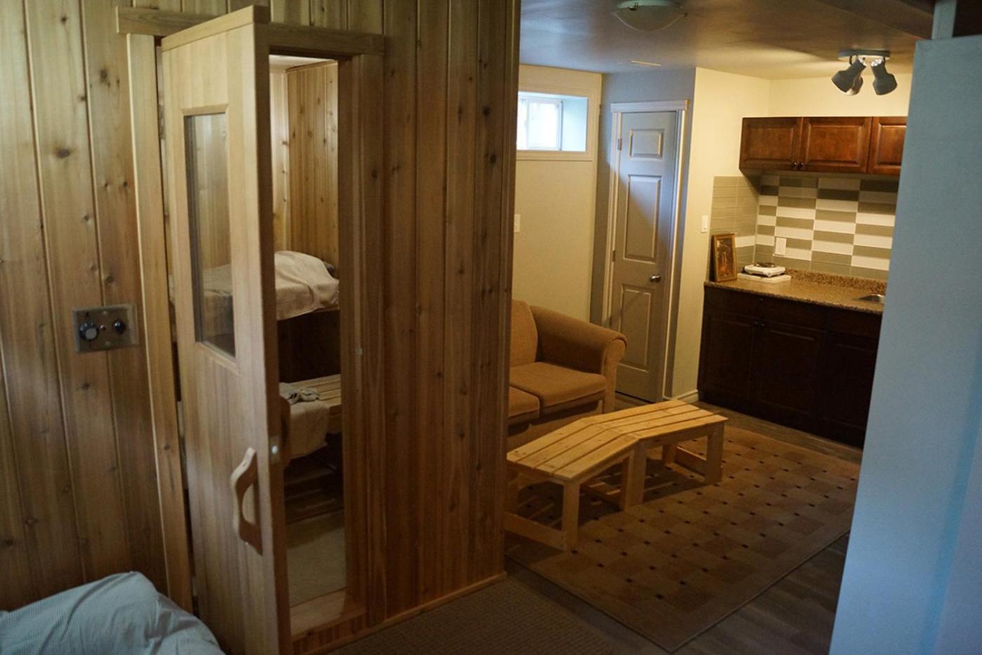 Pelican Guest House. Village Style Living. Spend Vacation Time In Eco Place! Fort Erie Exteriör bild